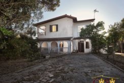 VILLA SINGOLA DIVISA IN DUE APPARTAMENTI! VILLA SINGOLA DIVISA IN DUE APPARTAMENTI!